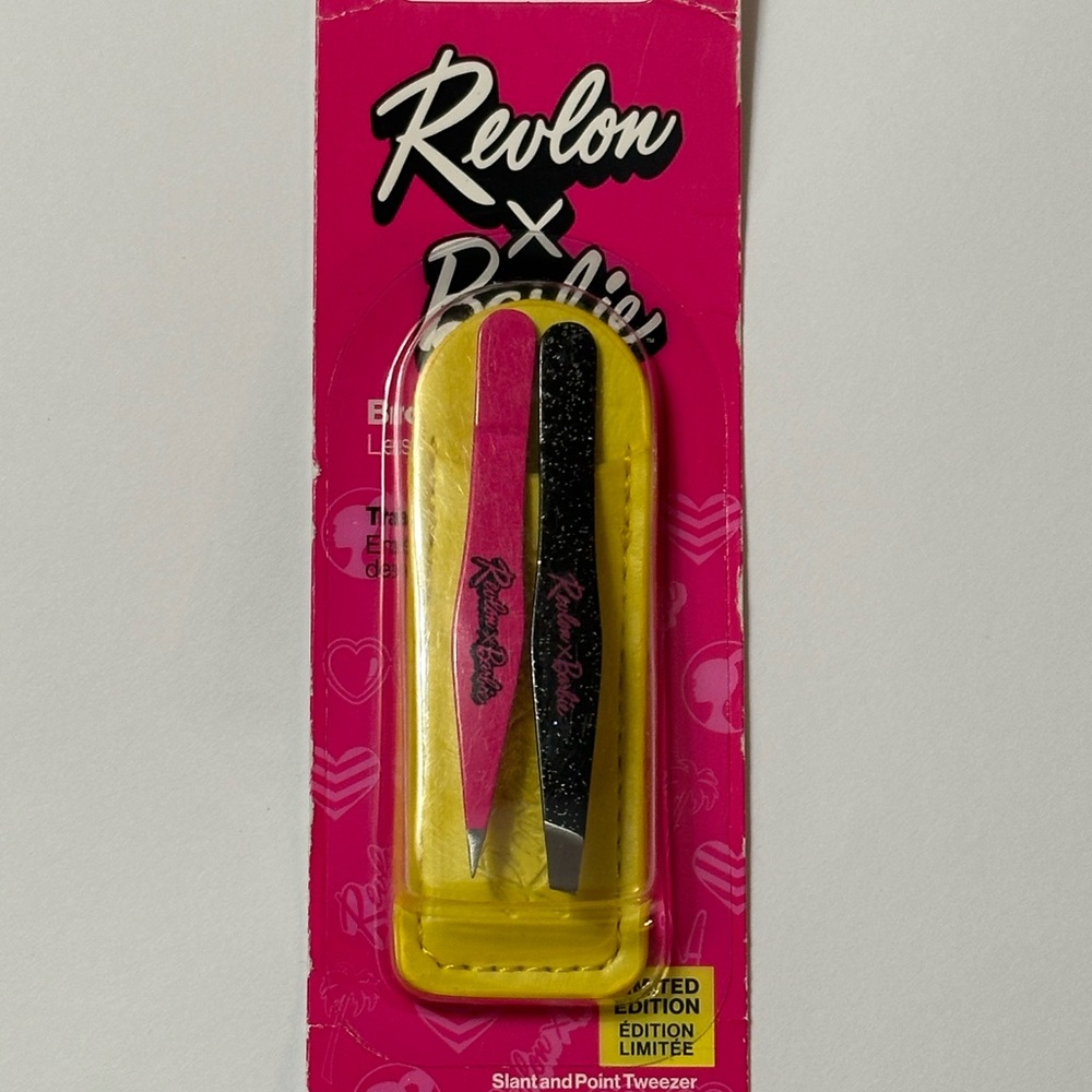 New Revlon X Barbie Slant and Point Tweezer Set Travel Pouch Pink Beauty Tools - Picture 5 of 6